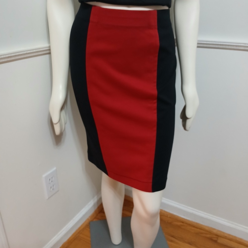 Worthington Modern Knit Colorblock Pencil Skirt Red Black Women's Medium NWT